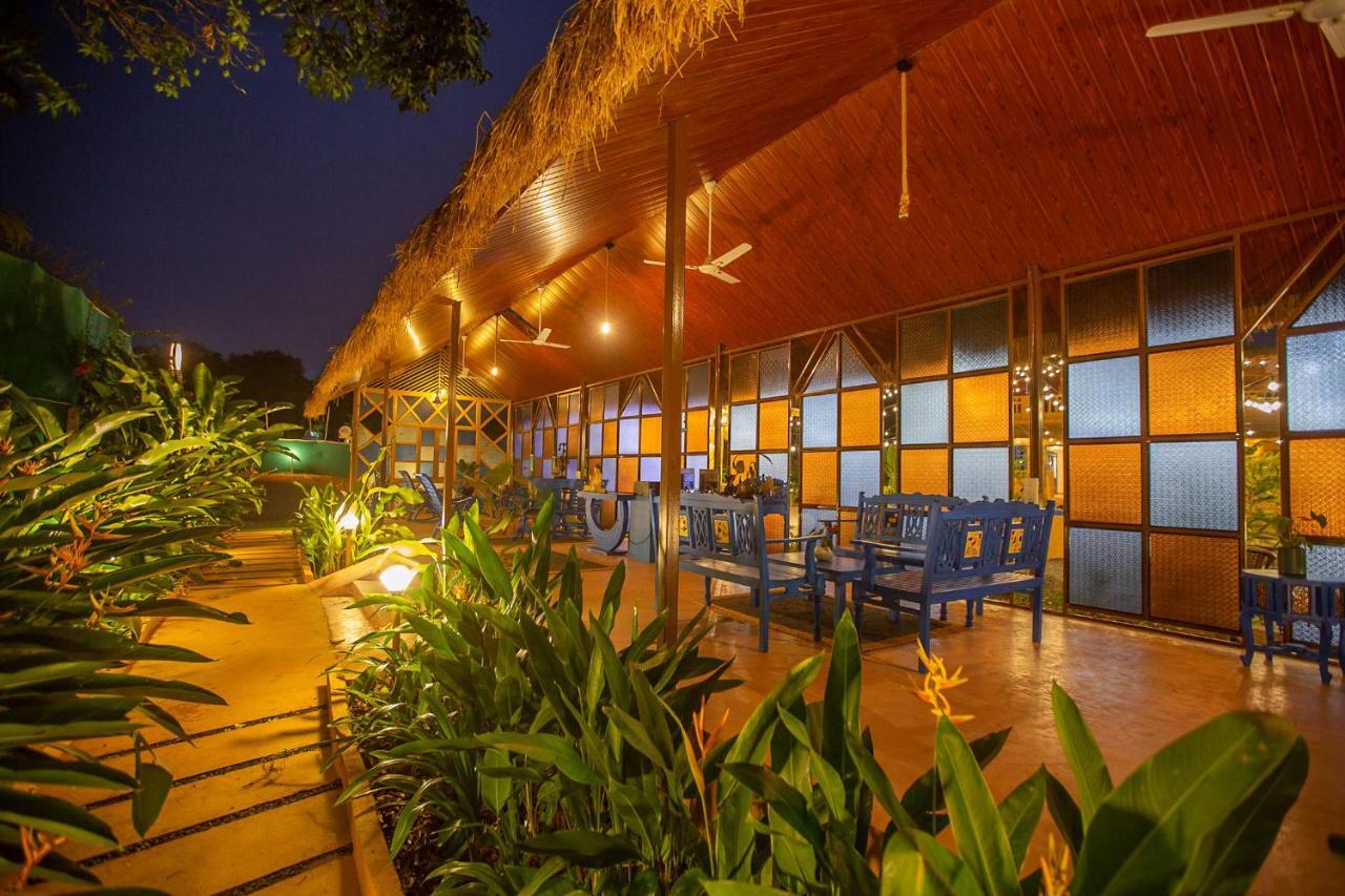 One At Goa Hotell Canacona Exteriör bild
